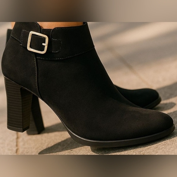 Aubrey Lynn Red Or Black Suede Booties, New In Box, 3" Block Heel, Zipper/Buckle - Picture 13 of 13